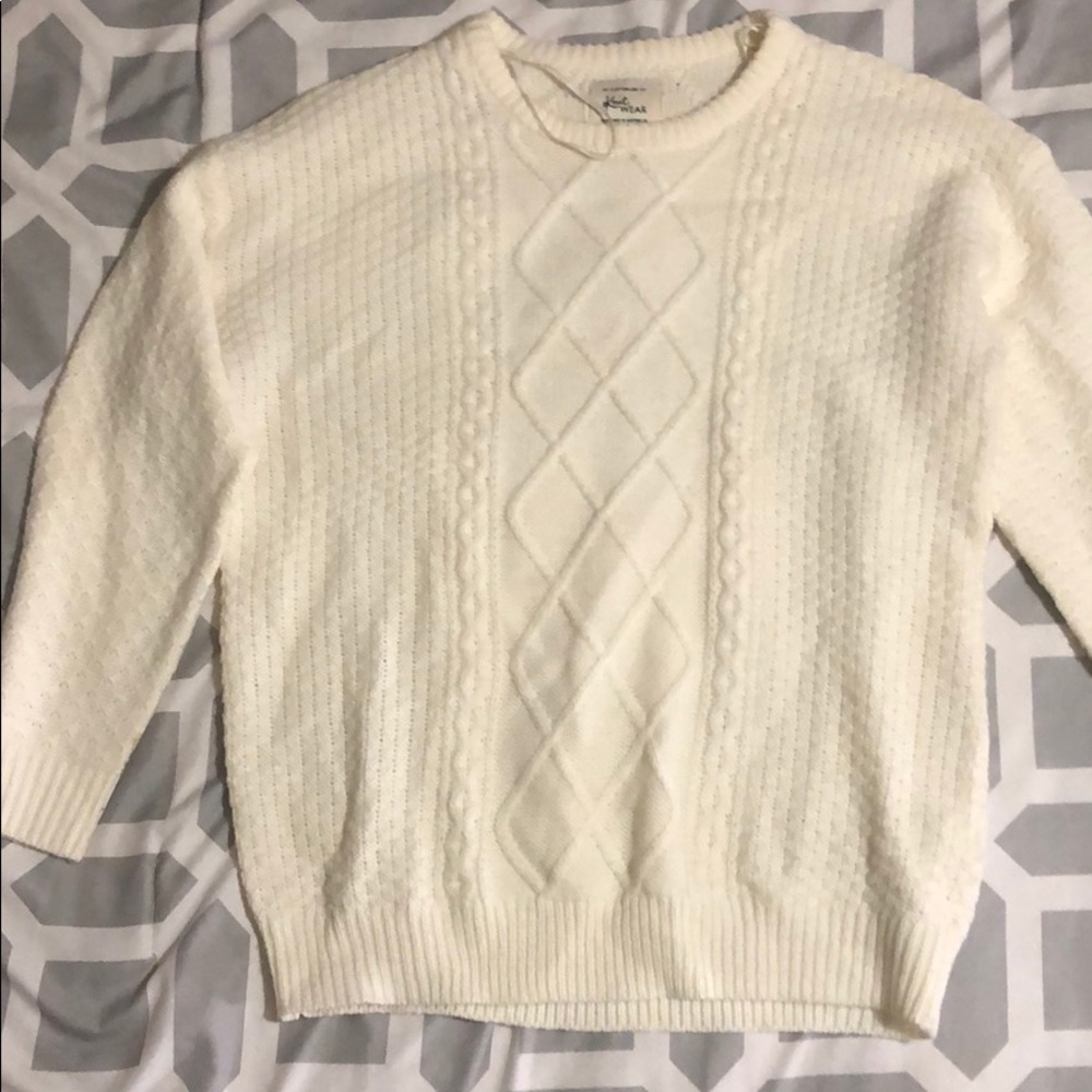 White knitted sweater